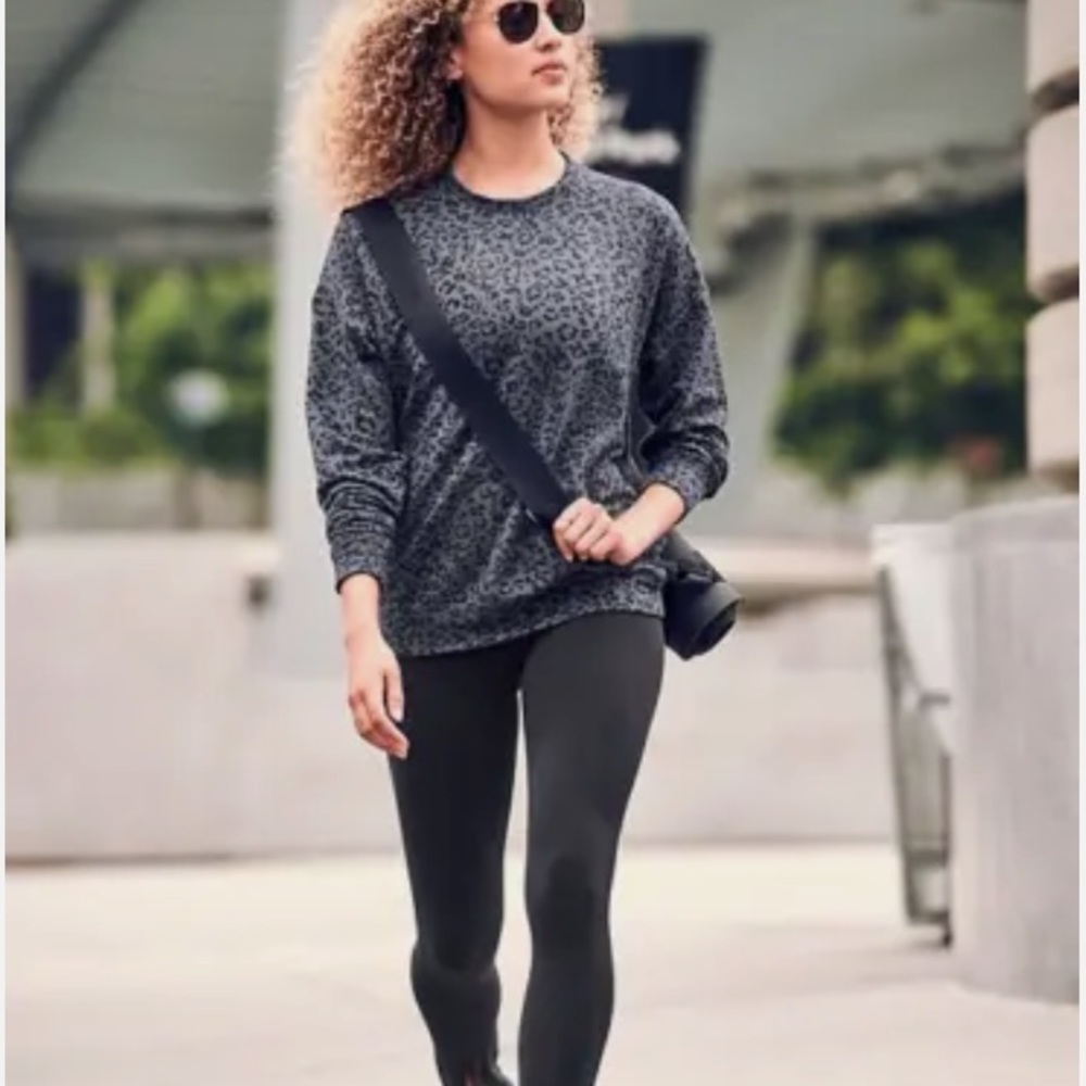 Athleta Pure Luxe Leopard long sleeve Printed Sweatshirt Top Spring Night